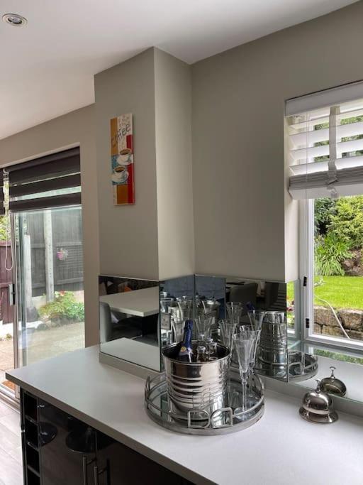 Home In Wirral - Peaceful Contemporary Gem. Exterior photo